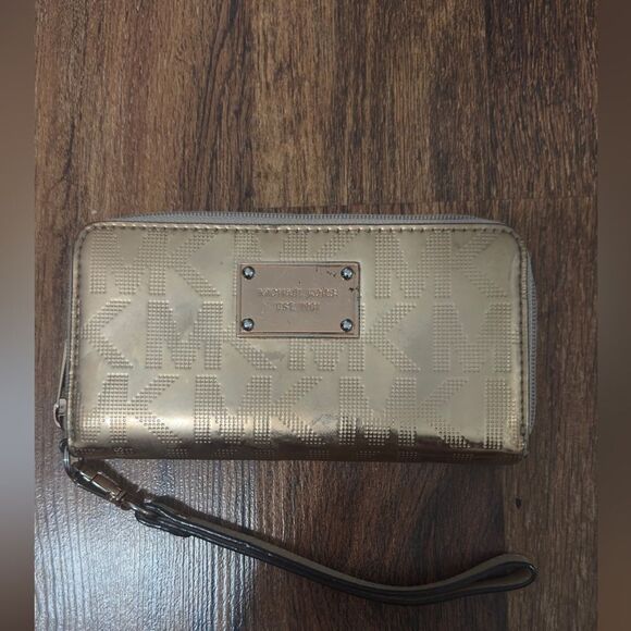 Michael Kors Gold Wristlet Wallet - Picture 2 of 8